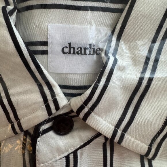 NWT // Charlie by MZ Silk Resort Shirt // Black and White Stripe // M - Picture 4 of 5